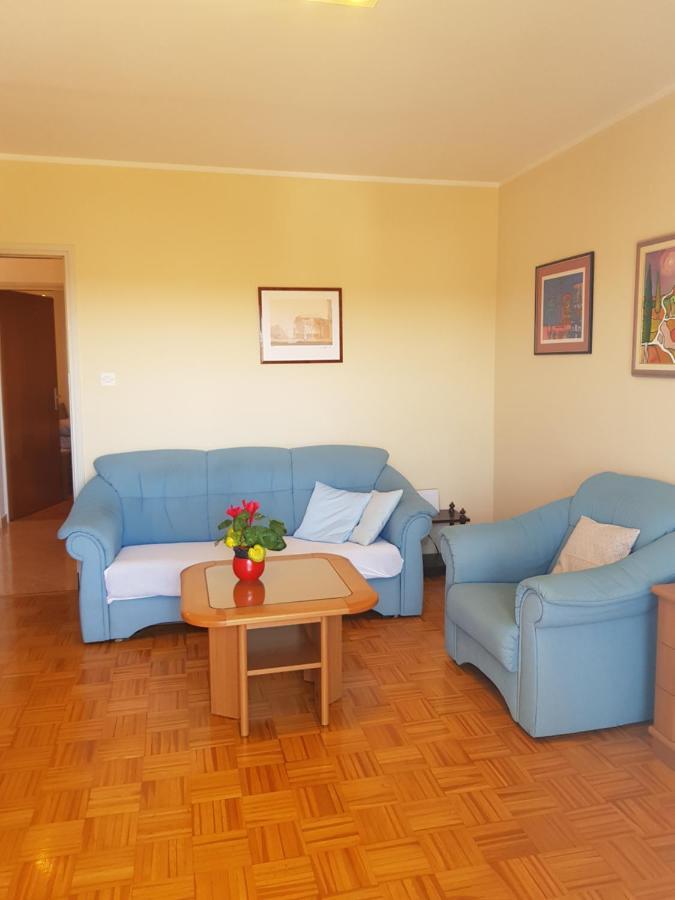 Apartment Korni ポレッチ エクステリア 写真