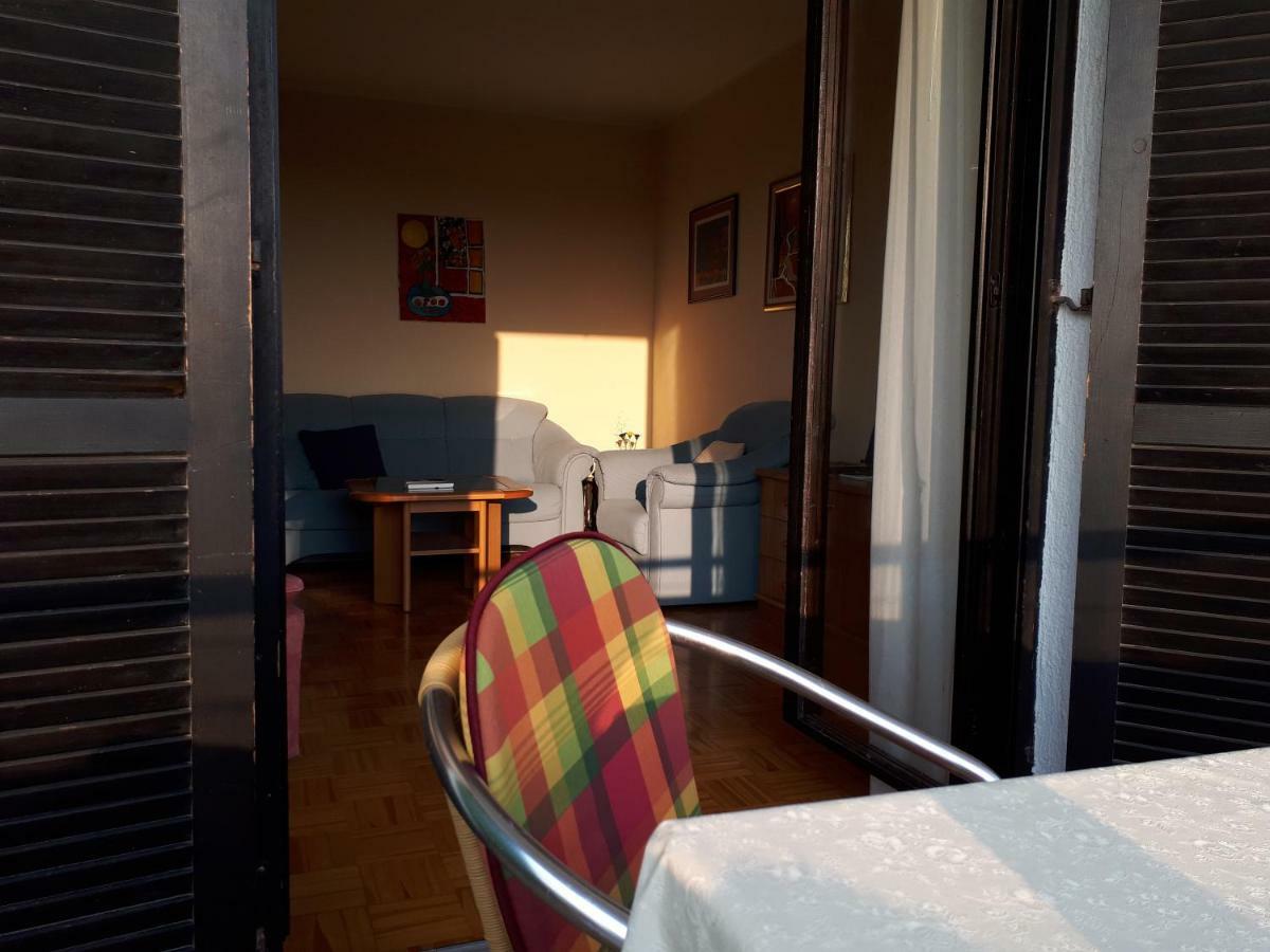 Apartment Korni ポレッチ エクステリア 写真