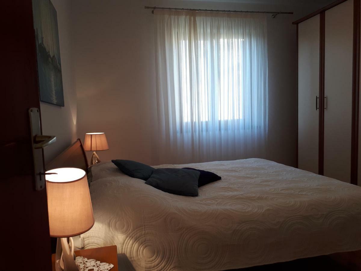 Apartment Korni ポレッチ エクステリア 写真