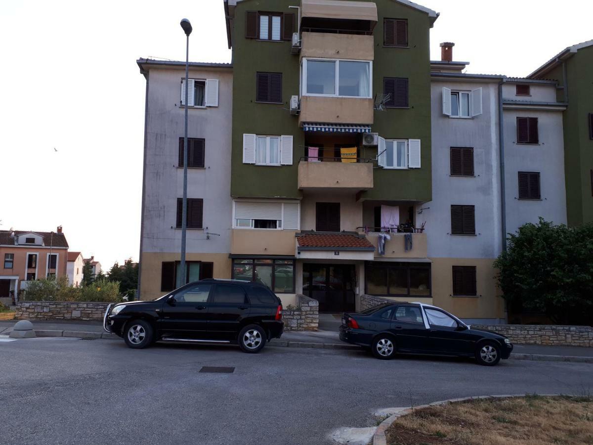 Apartment Korni ポレッチ エクステリア 写真